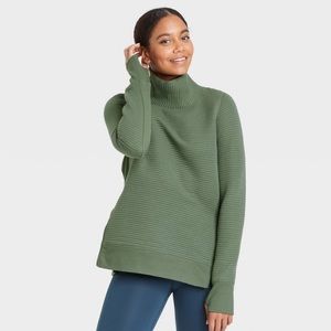 All In Motion Quilted Turtleneck Sweatshirt Small NWT